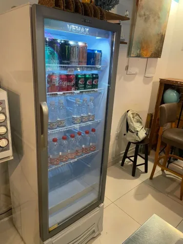 Refrigerador vertical Venax