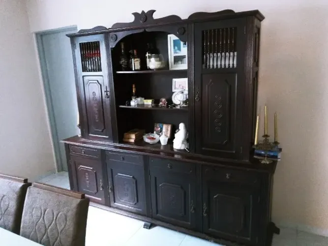 Estante oratório arca super conservada, modelo colonial, anos 60-70, mogno maciço, em perf