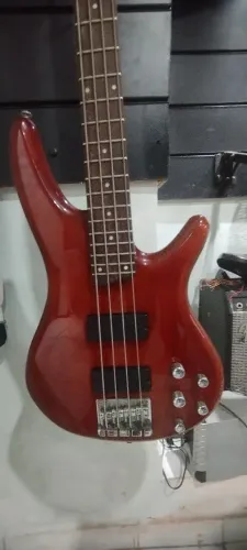Baixo Ibanez Gio 4 cordas ativo