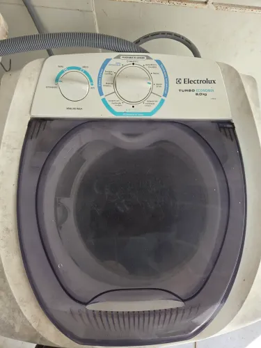 Máquina de lavar roupa Electrolux 6 quilos