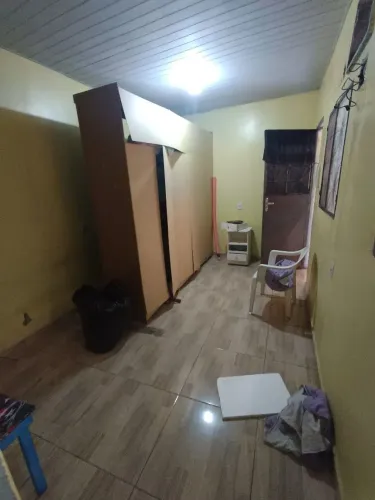 //Casa com 2 Qrts e 2 Kitinetes no Vila da Prata
