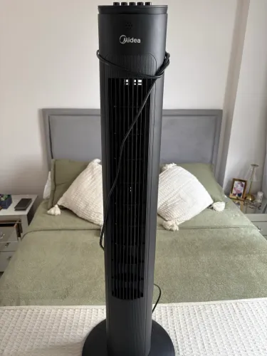 Ventilador Torre Midea a venda.