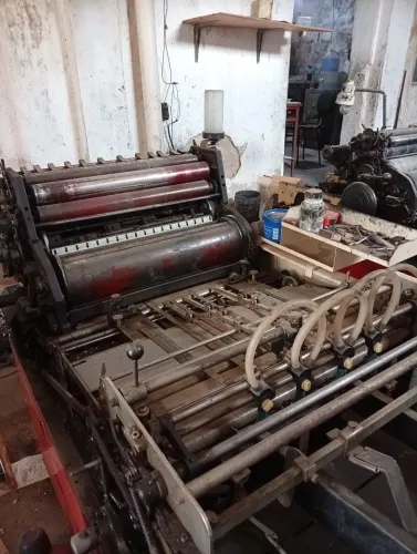 Máquina offset formato 4 com sistema de numeração