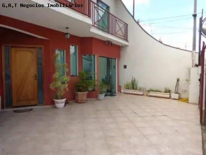 Casa à venda na Vila Progresso, Sorocaba-SP: 3 quartos, 1 banheiro, 4 vagas de garagem, 26