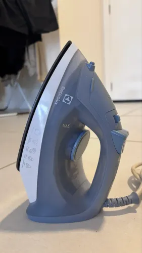 Ferro de Passar Electrolux ESI10 (220V) - Perfeito Estado - R$ 50 pra sair rápido!