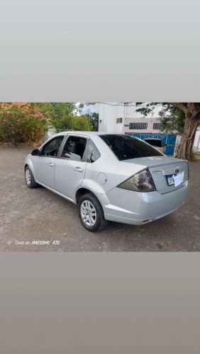 Imagem de Ford Fiesta Sedan S 1.0 8V Flex 4P 2014