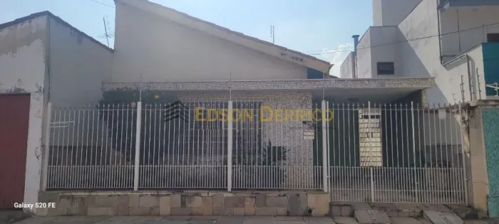 Casa com 3 Quartos à Venda, Centro - Pindamonhangaba