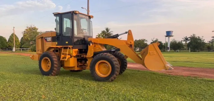 Vendo carregadeira caterpillar 924hz R$280.000