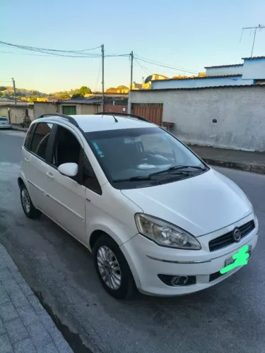 Fiat Idea Essence 1.6 Flex 16V 5P 2011