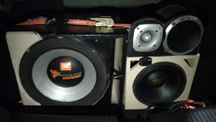 Vendo som automotivo
