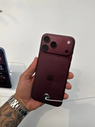 iPhone 18 Pro Max - 256GB Burgundy - LACRADO COM NOTA