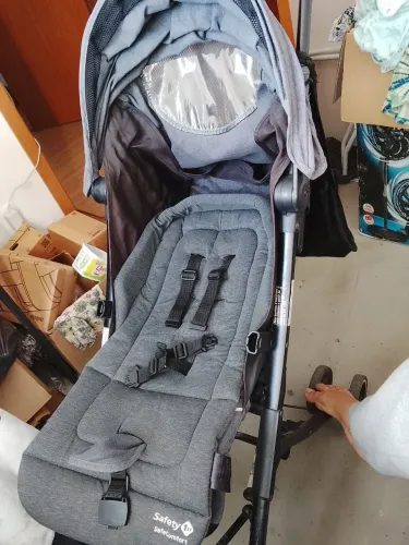 Carrinho de Bebê Compacto