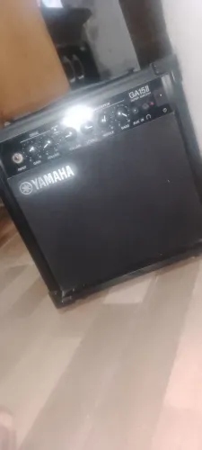 Caixa amplificador marca Yamaha