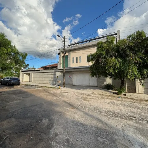 Casa Alto Padrão com Lazer Completo | 5 Quartos | 720m²