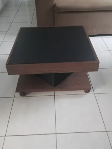 Mesa com rodinhas 