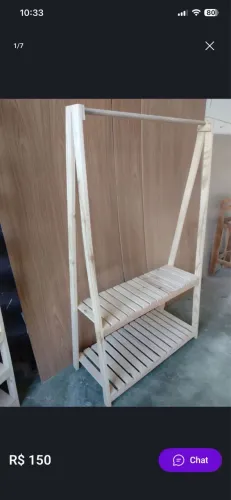 Arara de madeira para roupas