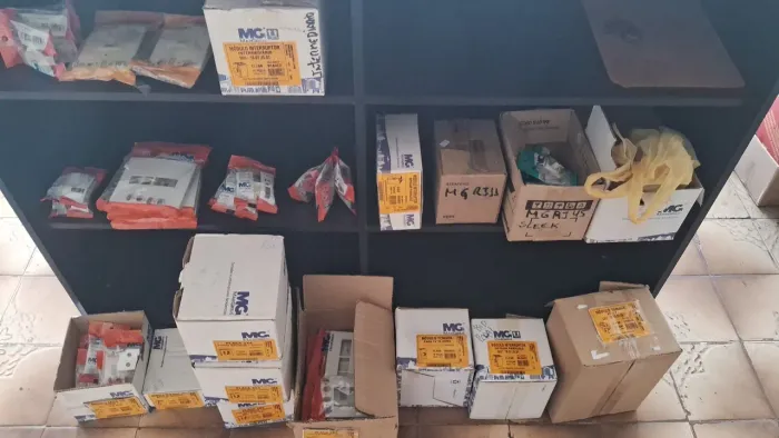 Lote Margirius  linha Sleek  e Clean , placas e módulos. 