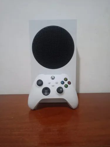 Xbox Series s 512Gb usado com 1x controle original