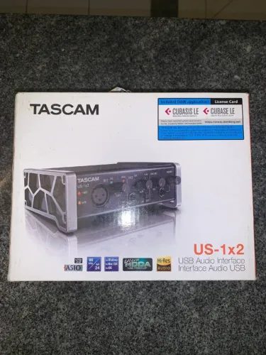 Interface de Áudio Tascam US-1x2 (Modelo Antigo) - Excelente Estado e Funcionando Perfeita