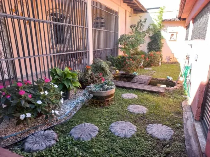 Vendo casa 3 quartos, piscina, area goumet em Guaranhuns Vila Velha.
