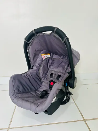 Bebê conforto semi novo em ótimo estado 