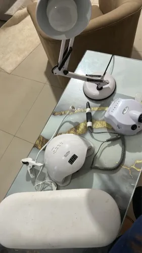 Kit unha para venda. Luminária, lanterna led, cabine, motor e apoiador de mão.