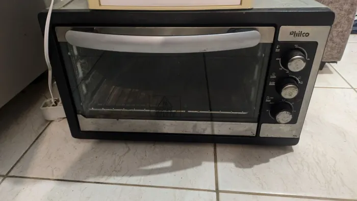 Forno Philco 46 lt, R$180,00