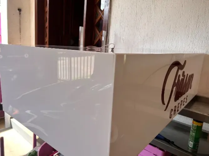 Letreiro Interno acrílico Leitoso cubo 