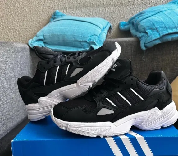 Tênis adidas falcon preto 