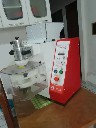 Modeladora de salgados Rimaq, excelente estado.