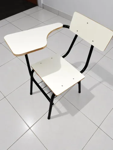 CADEIRA ESCOLAR