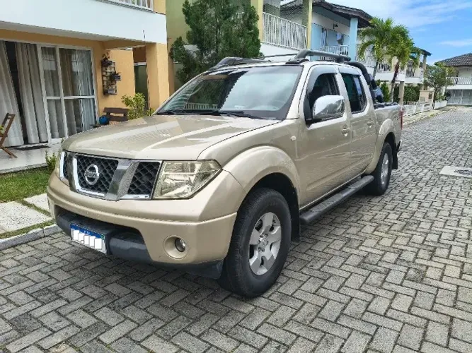 Nissan Frontier 2010 automática 4x4 novíssima, troco