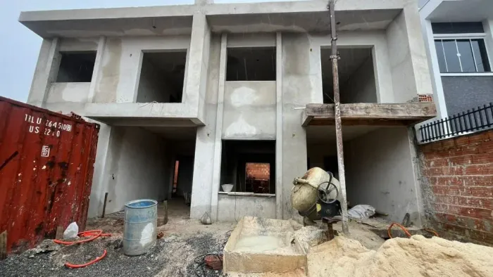 Sobrado com 3 dormitórios à venda, 118 m² por R$ 780.000,00 - Fazendinha - Curitiba/PR