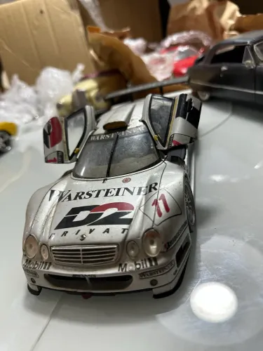 Mercedes CLK GTR escala 1/18 MAISTO