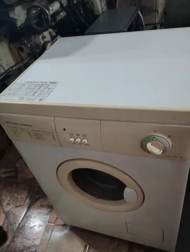 Máquina de Lavar Roupas Eletrolux  -  5 Kg  -  110V  (Leia)<br>