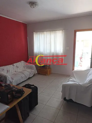 Casa térrea com 2 quartos e 2 vagas - Jardim Vila Galvão / Guarulhos