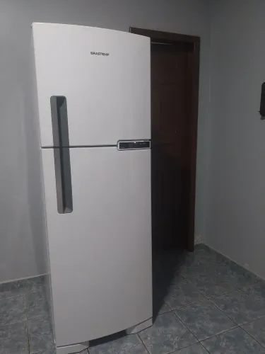 Vende-se Geladeira seminova