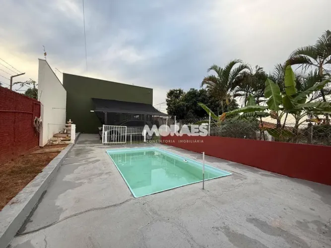 Casa com 3 quartos, 270 m² - venda por R$ 840.000 ou aluguel por R$ 4.500/mês - Área Rural