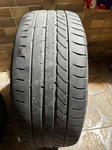 Pneu carro 