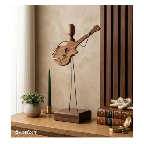 Escultura exclusiva de músico feita com reciclagem criativa