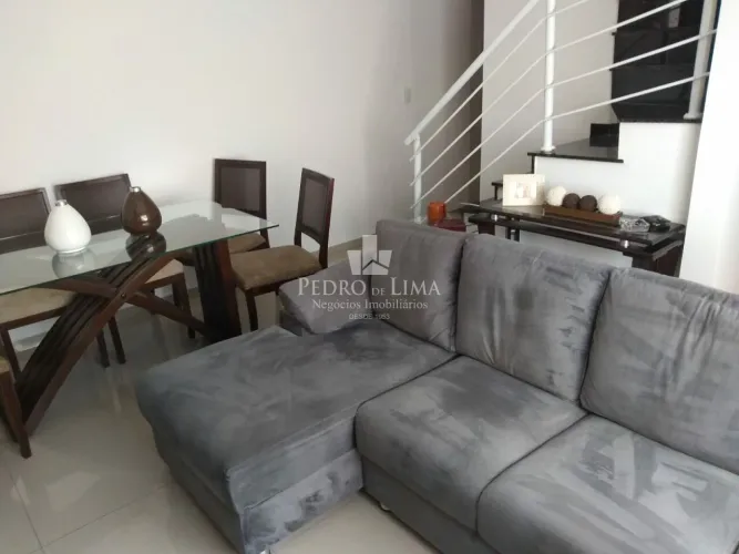 Casa na Vila Carrão, com 2 quartos, sendo 2 suítes, 3 vagas de garagem