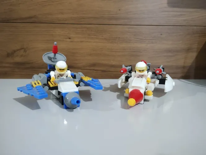 LEGO Espacial - 2 Naves + 2 Bonecos