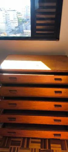 Cômoda Vintage Retrô em Madeira - 5 Gavetas (Excelente Estado)