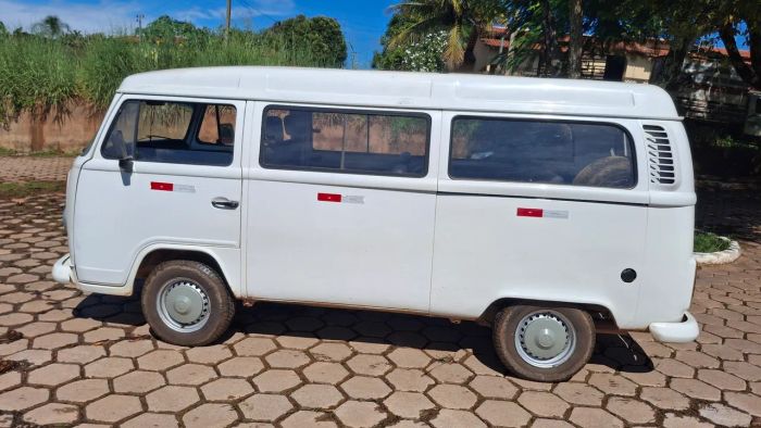 Imagem de Volkswagen Kombi Standard 1.4 MI Total Flex 8V 2012