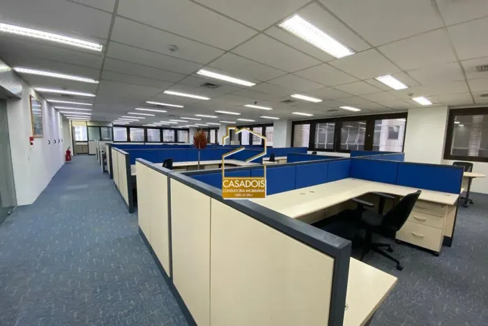 Conjunto Comercial meio andar para Locação com 40 Posições de Trabalho na Avenida Paulista