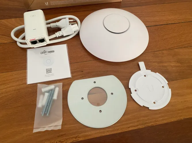 Ubiquiti UniFi UAP-AC-LR Access Point