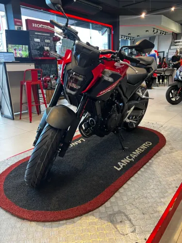 NOVA CB 500 HORNET