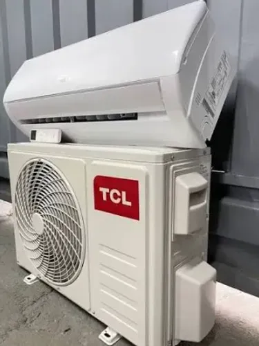 Ar Condicionado 18.000 BTUs Inverter 220V - Seminovo, Estado de Novo