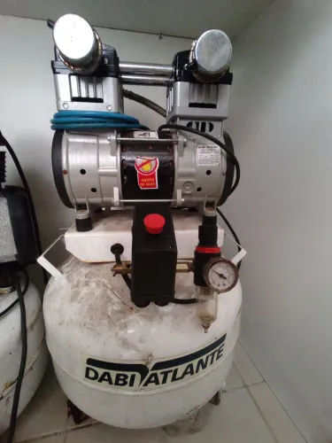 Compressor odontológico dabi atlante silencioso