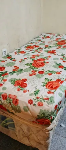 Cama de solteiro com 2 colchões